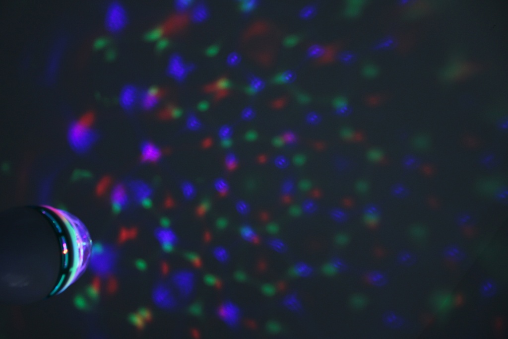 Bombillo Led Giratorio RGB 110V E27 2W